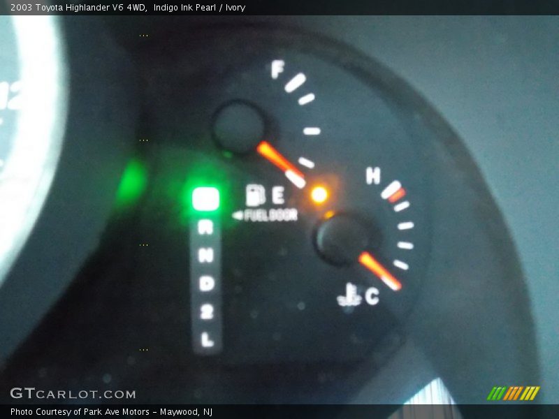 Indigo Ink Pearl / Ivory 2003 Toyota Highlander V6 4WD