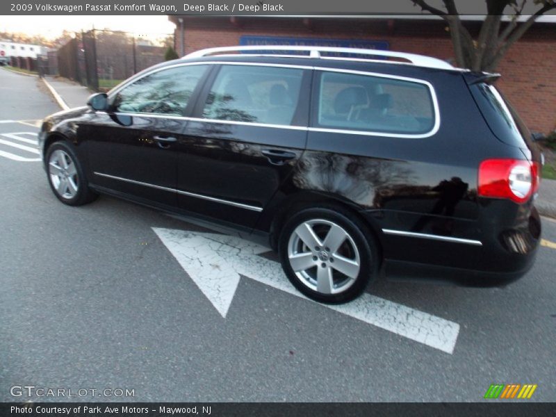 Deep Black / Deep Black 2009 Volkswagen Passat Komfort Wagon