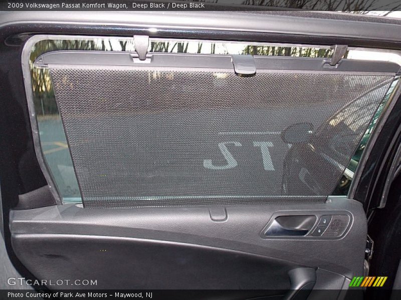 Deep Black / Deep Black 2009 Volkswagen Passat Komfort Wagon