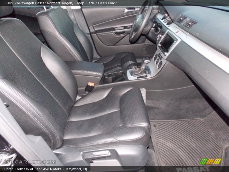 Deep Black / Deep Black 2009 Volkswagen Passat Komfort Wagon
