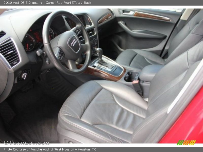Garnet Red Pearl Effect / Black 2010 Audi Q5 3.2 quattro