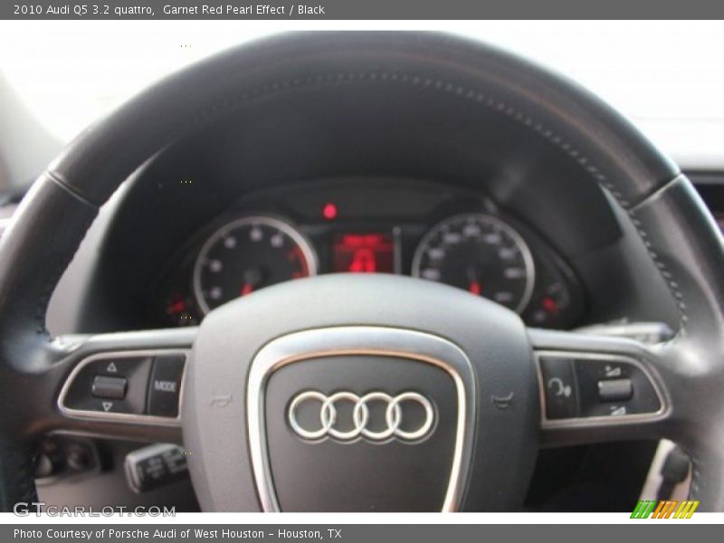 Garnet Red Pearl Effect / Black 2010 Audi Q5 3.2 quattro