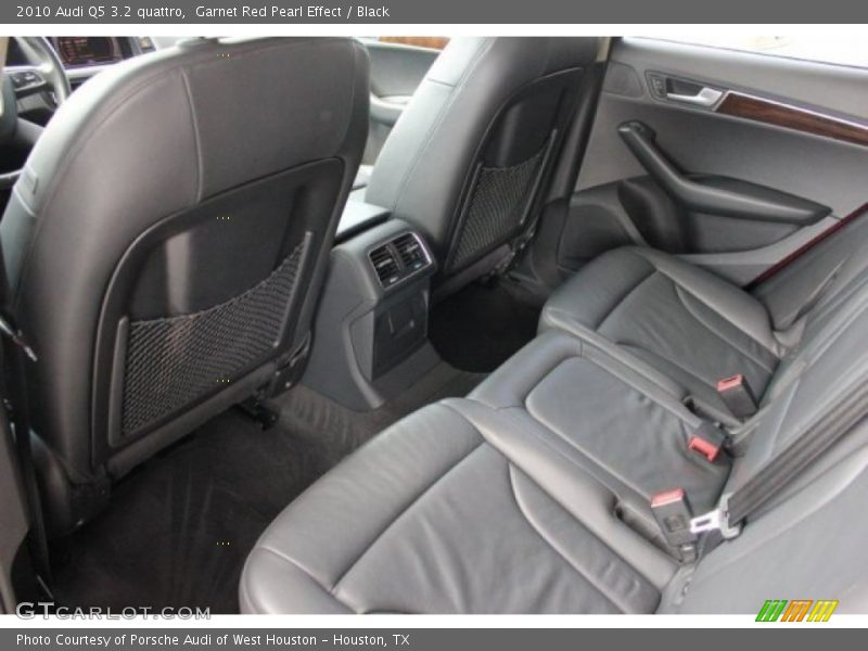 Garnet Red Pearl Effect / Black 2010 Audi Q5 3.2 quattro
