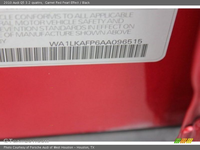 Garnet Red Pearl Effect / Black 2010 Audi Q5 3.2 quattro