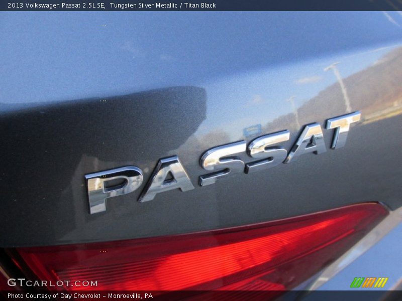 Tungsten Silver Metallic / Titan Black 2013 Volkswagen Passat 2.5L SE