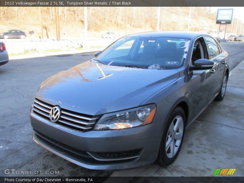 Tungsten Silver Metallic / Titan Black 2013 Volkswagen Passat 2.5L SE