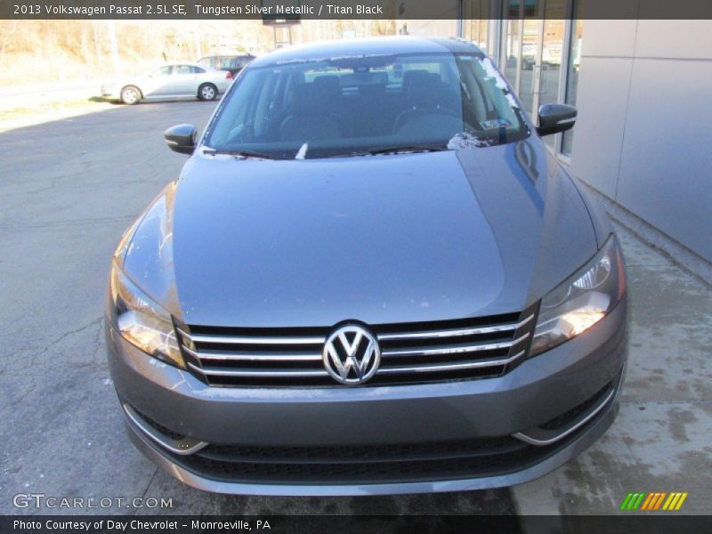 Tungsten Silver Metallic / Titan Black 2013 Volkswagen Passat 2.5L SE
