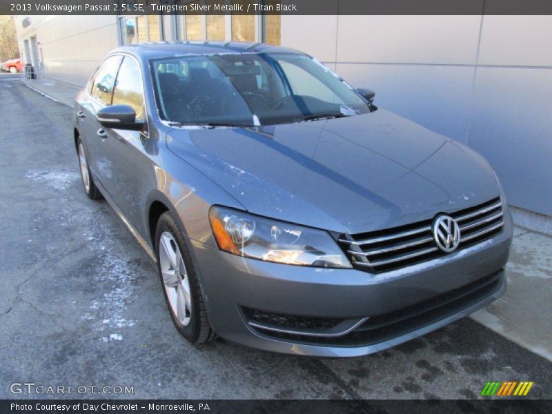 Tungsten Silver Metallic / Titan Black 2013 Volkswagen Passat 2.5L SE