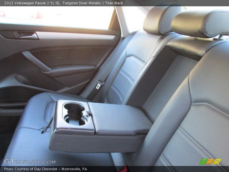 Tungsten Silver Metallic / Titan Black 2013 Volkswagen Passat 2.5L SE