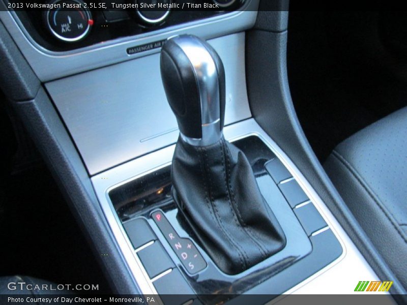 Tungsten Silver Metallic / Titan Black 2013 Volkswagen Passat 2.5L SE