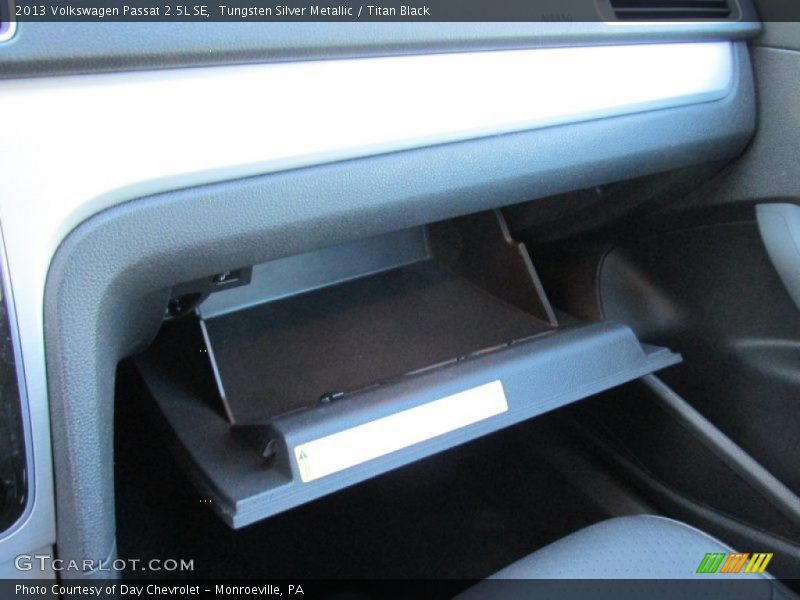 Tungsten Silver Metallic / Titan Black 2013 Volkswagen Passat 2.5L SE