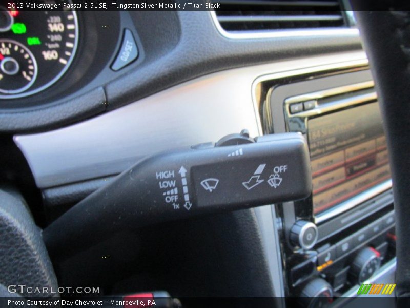 Tungsten Silver Metallic / Titan Black 2013 Volkswagen Passat 2.5L SE