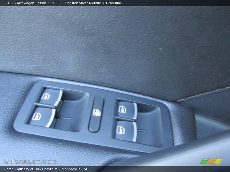 Tungsten Silver Metallic / Titan Black 2013 Volkswagen Passat 2.5L SE
