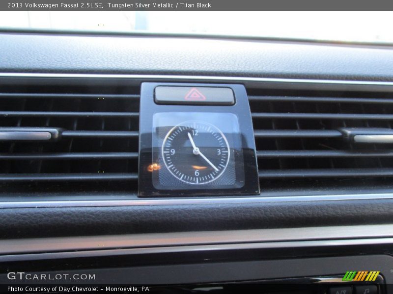 Tungsten Silver Metallic / Titan Black 2013 Volkswagen Passat 2.5L SE