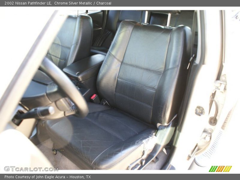 Chrome Silver Metallic / Charcoal 2002 Nissan Pathfinder LE