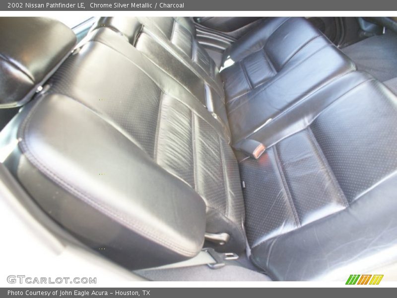 Chrome Silver Metallic / Charcoal 2002 Nissan Pathfinder LE