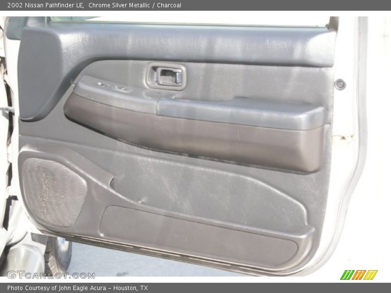 Chrome Silver Metallic / Charcoal 2002 Nissan Pathfinder LE