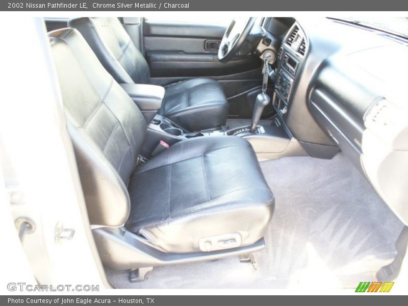 Chrome Silver Metallic / Charcoal 2002 Nissan Pathfinder LE