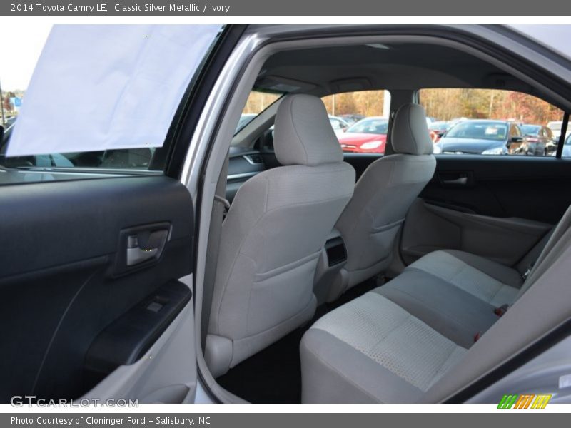 Classic Silver Metallic / Ivory 2014 Toyota Camry LE