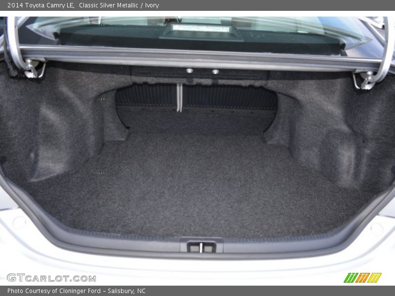 Classic Silver Metallic / Ivory 2014 Toyota Camry LE
