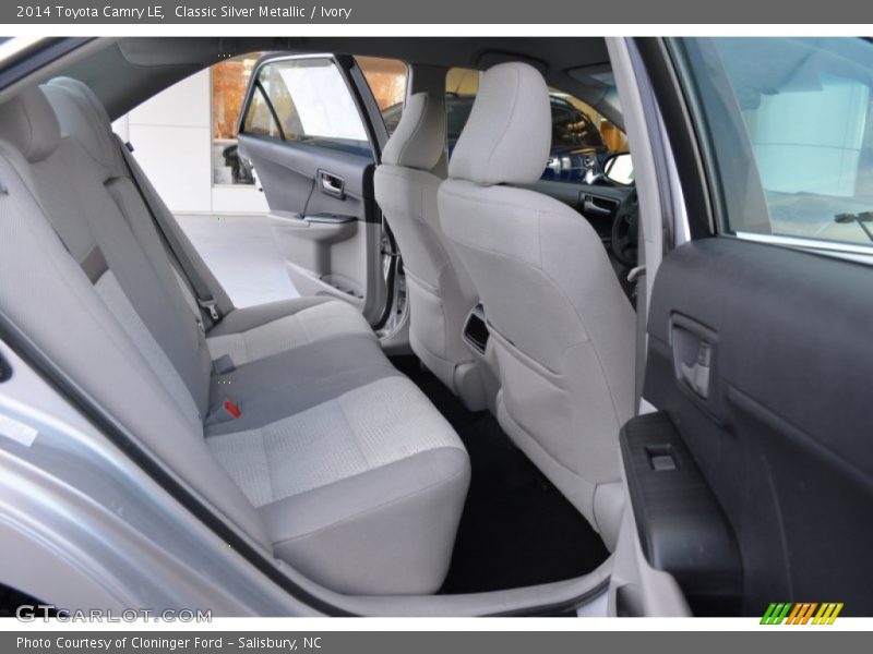 Classic Silver Metallic / Ivory 2014 Toyota Camry LE