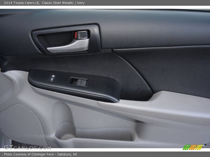 Classic Silver Metallic / Ivory 2014 Toyota Camry LE