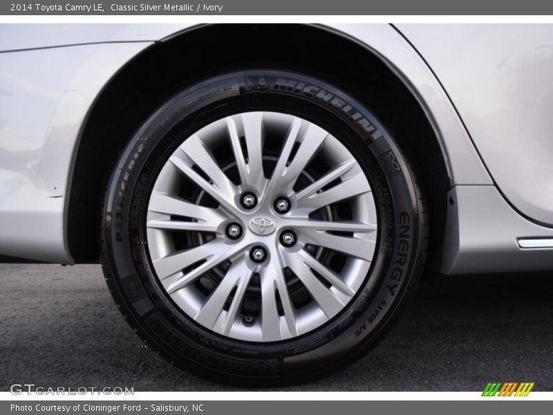 Classic Silver Metallic / Ivory 2014 Toyota Camry LE