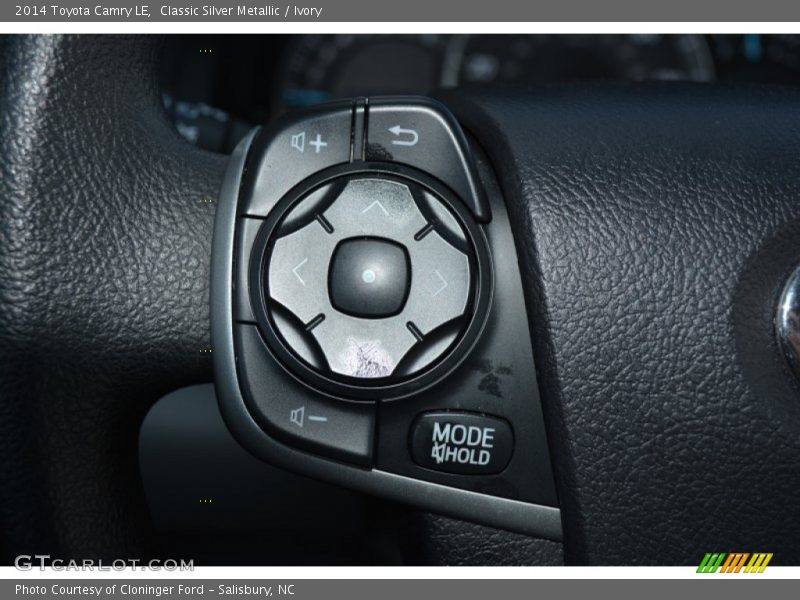 Classic Silver Metallic / Ivory 2014 Toyota Camry LE