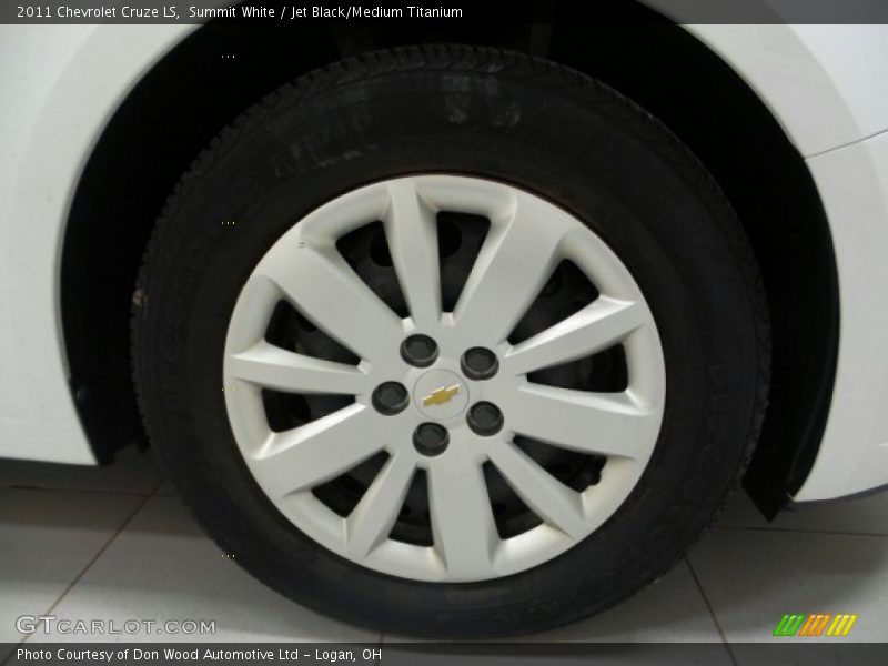 Summit White / Jet Black/Medium Titanium 2011 Chevrolet Cruze LS
