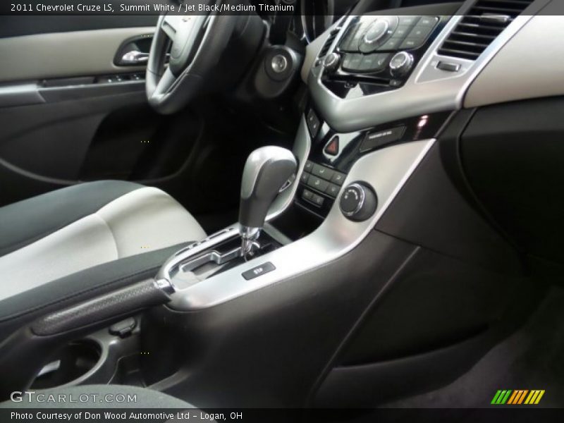 Summit White / Jet Black/Medium Titanium 2011 Chevrolet Cruze LS
