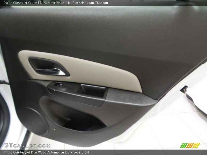 Summit White / Jet Black/Medium Titanium 2011 Chevrolet Cruze LS