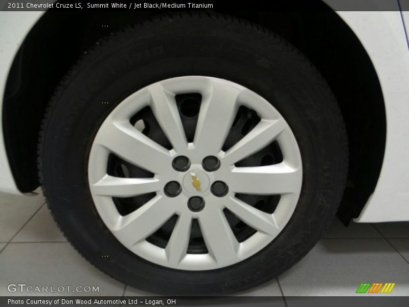 Summit White / Jet Black/Medium Titanium 2011 Chevrolet Cruze LS