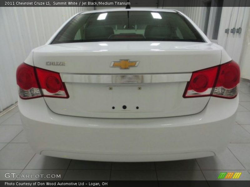 Summit White / Jet Black/Medium Titanium 2011 Chevrolet Cruze LS