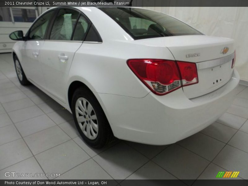 Summit White / Jet Black/Medium Titanium 2011 Chevrolet Cruze LS