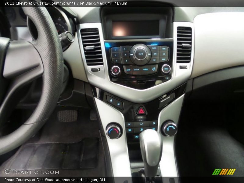 Summit White / Jet Black/Medium Titanium 2011 Chevrolet Cruze LS