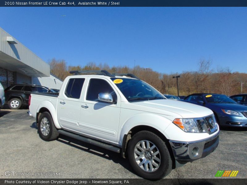 Avalanche White / Steel 2010 Nissan Frontier LE Crew Cab 4x4