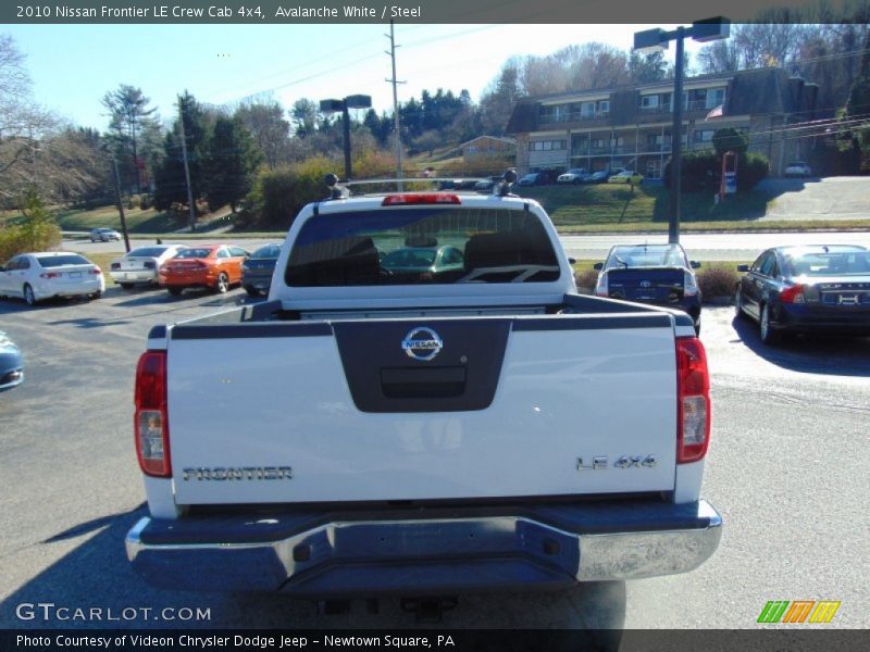 Avalanche White / Steel 2010 Nissan Frontier LE Crew Cab 4x4