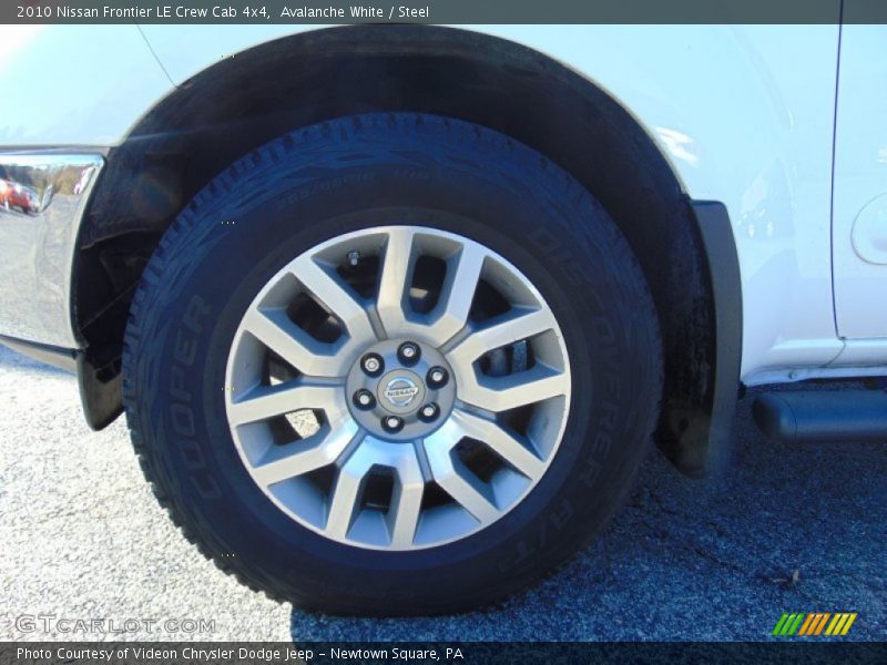 Avalanche White / Steel 2010 Nissan Frontier LE Crew Cab 4x4