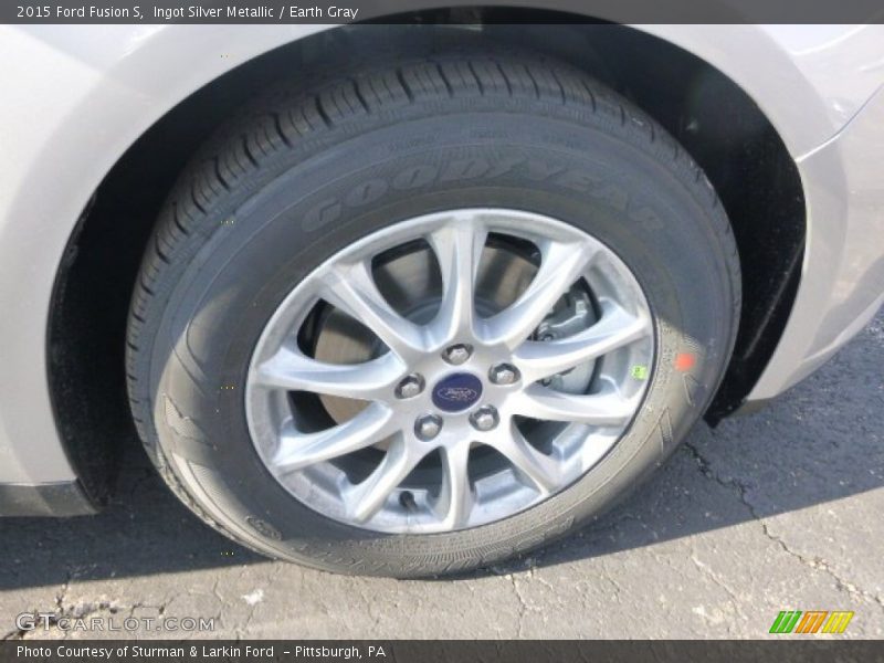 Ingot Silver Metallic / Earth Gray 2015 Ford Fusion S