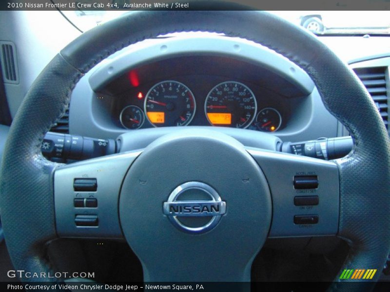 Avalanche White / Steel 2010 Nissan Frontier LE Crew Cab 4x4