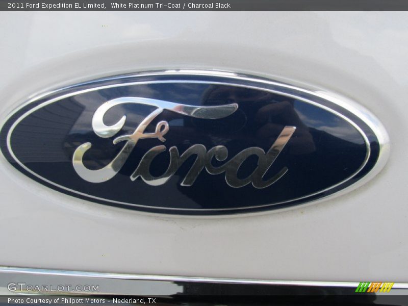 White Platinum Tri-Coat / Charcoal Black 2011 Ford Expedition EL Limited