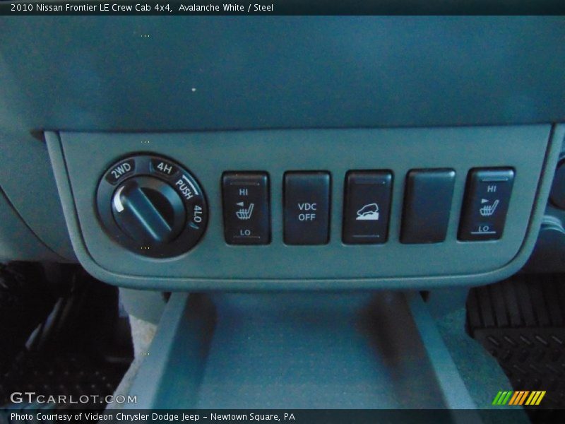 Avalanche White / Steel 2010 Nissan Frontier LE Crew Cab 4x4