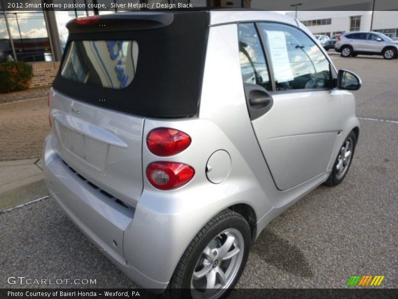 Silver Metallic / Design Black 2012 Smart fortwo passion coupe