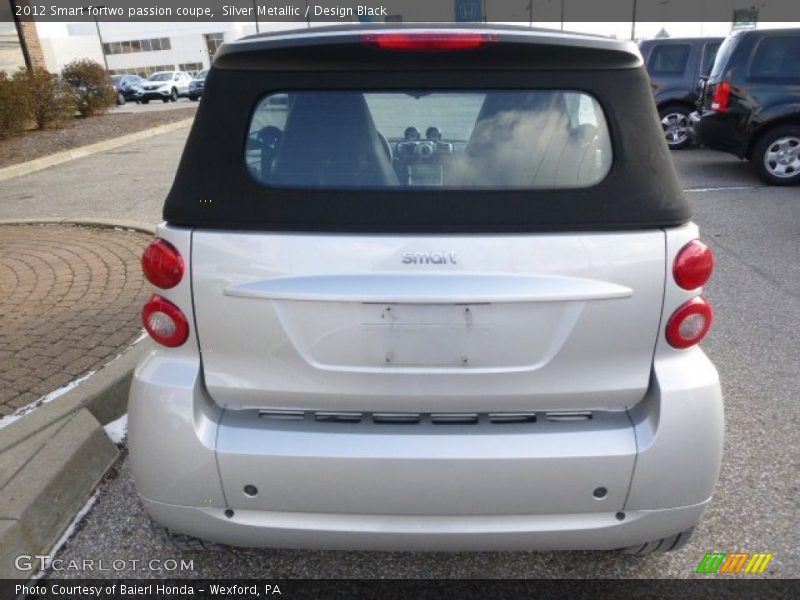 Silver Metallic / Design Black 2012 Smart fortwo passion coupe