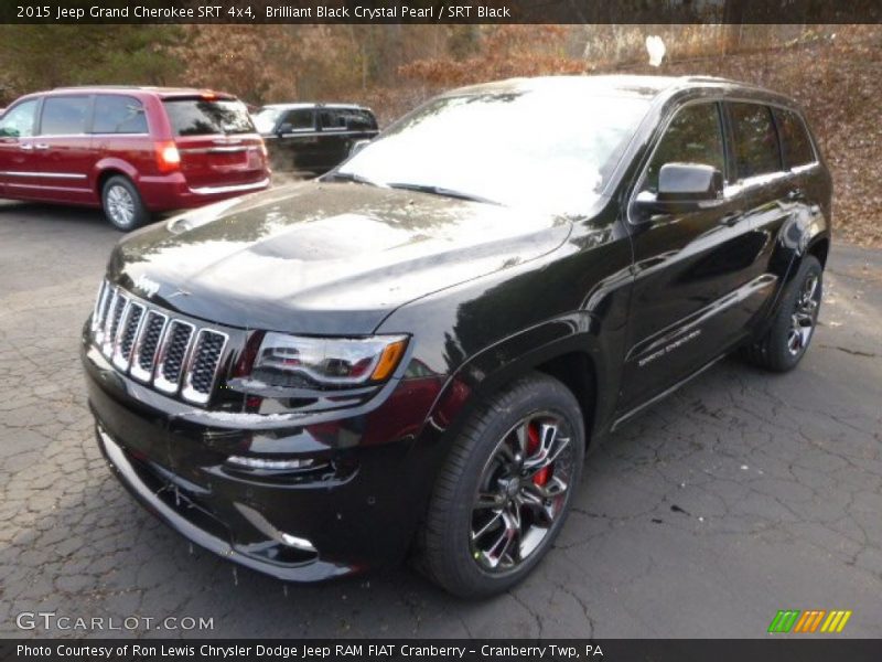 Front 3/4 View of 2015 Grand Cherokee SRT 4x4