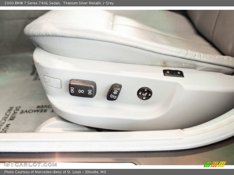 Titanium Silver Metallic / Grey 2000 BMW 7 Series 740iL Sedan