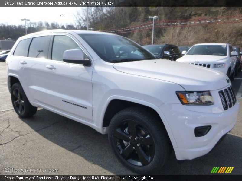 Bright White / Black 2015 Jeep Grand Cherokee Altitude 4x4
