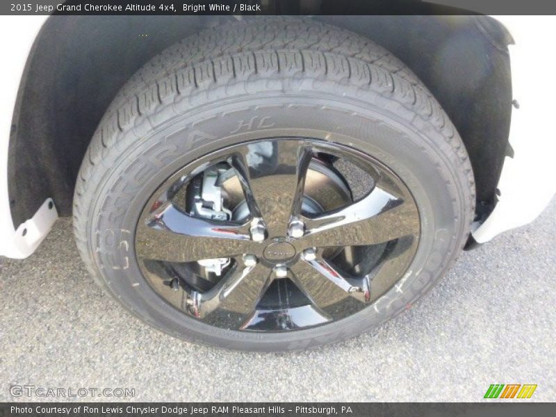Bright White / Black 2015 Jeep Grand Cherokee Altitude 4x4