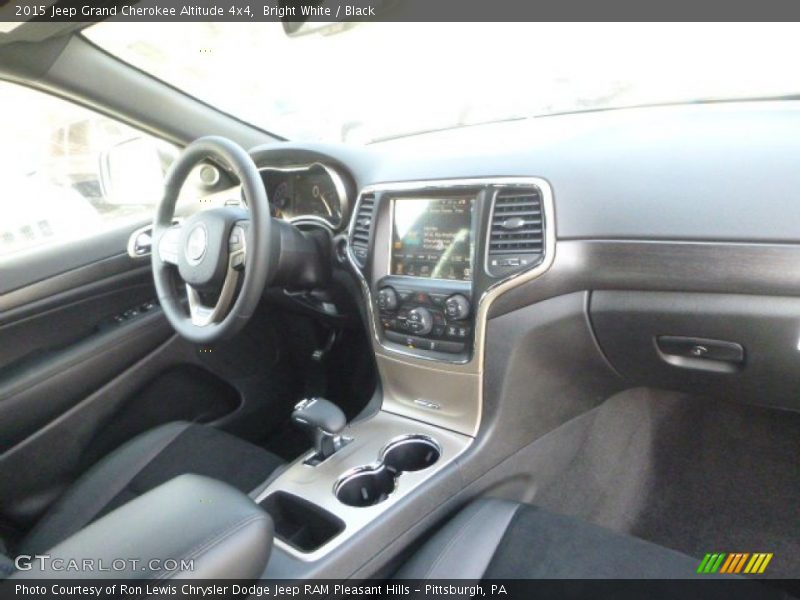 Bright White / Black 2015 Jeep Grand Cherokee Altitude 4x4