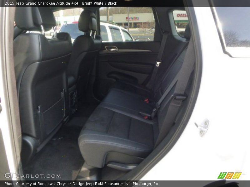 Bright White / Black 2015 Jeep Grand Cherokee Altitude 4x4